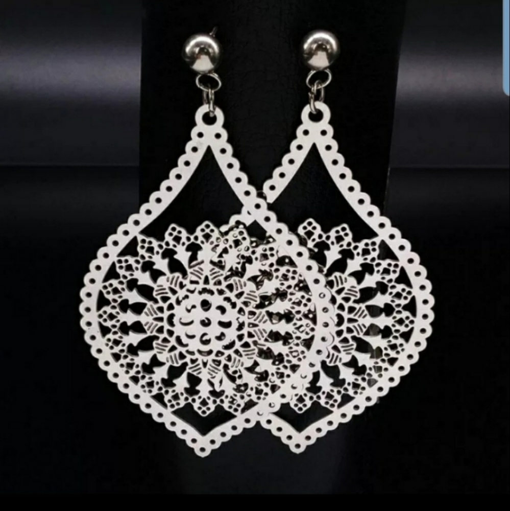 Waterdrop Bohochic stud earrings